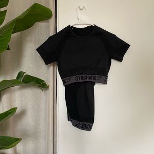 Black matching gymshark set